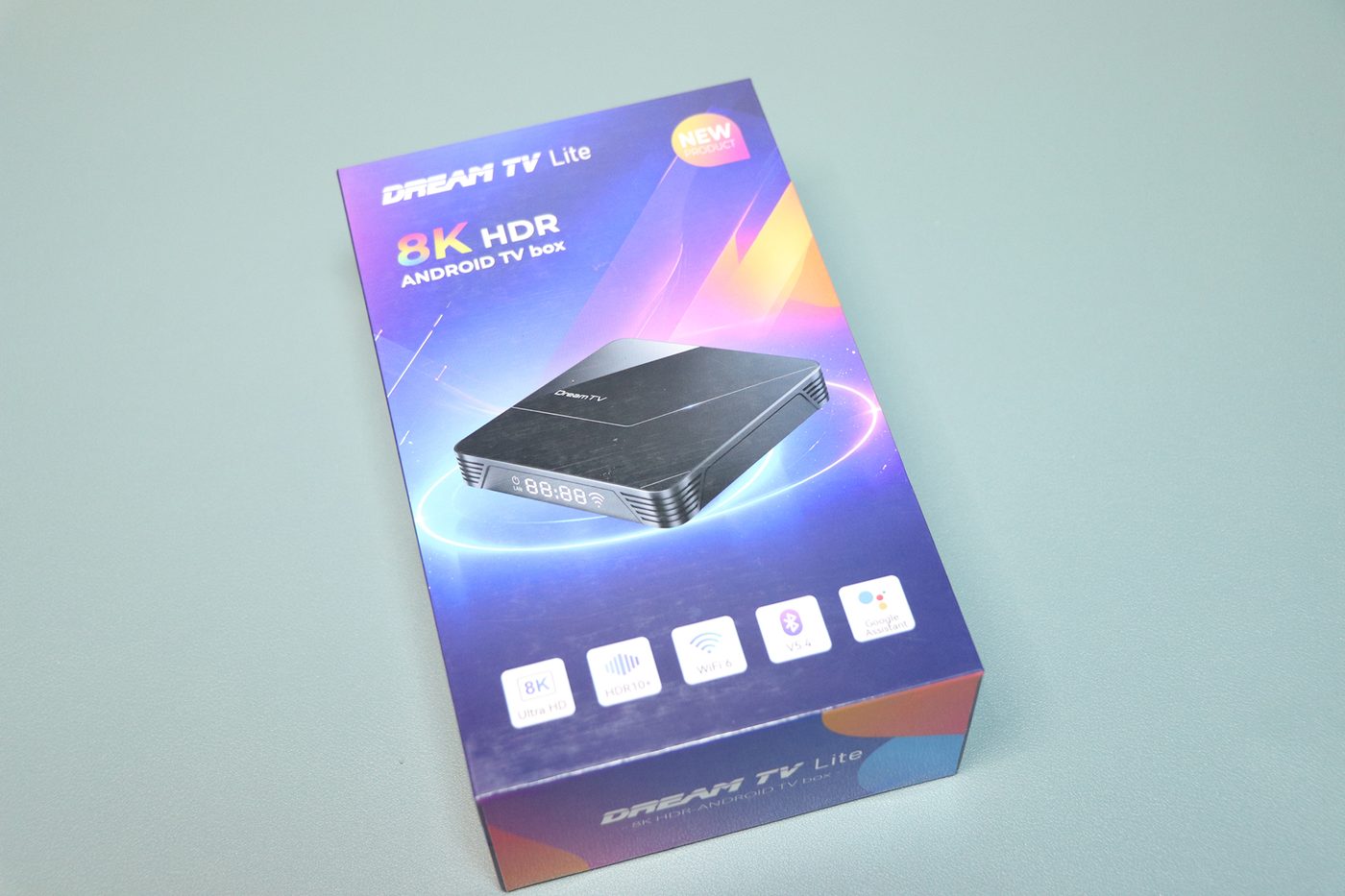 Dream TV Lite 開箱:零售盒正面 8K HDR Android TV Box