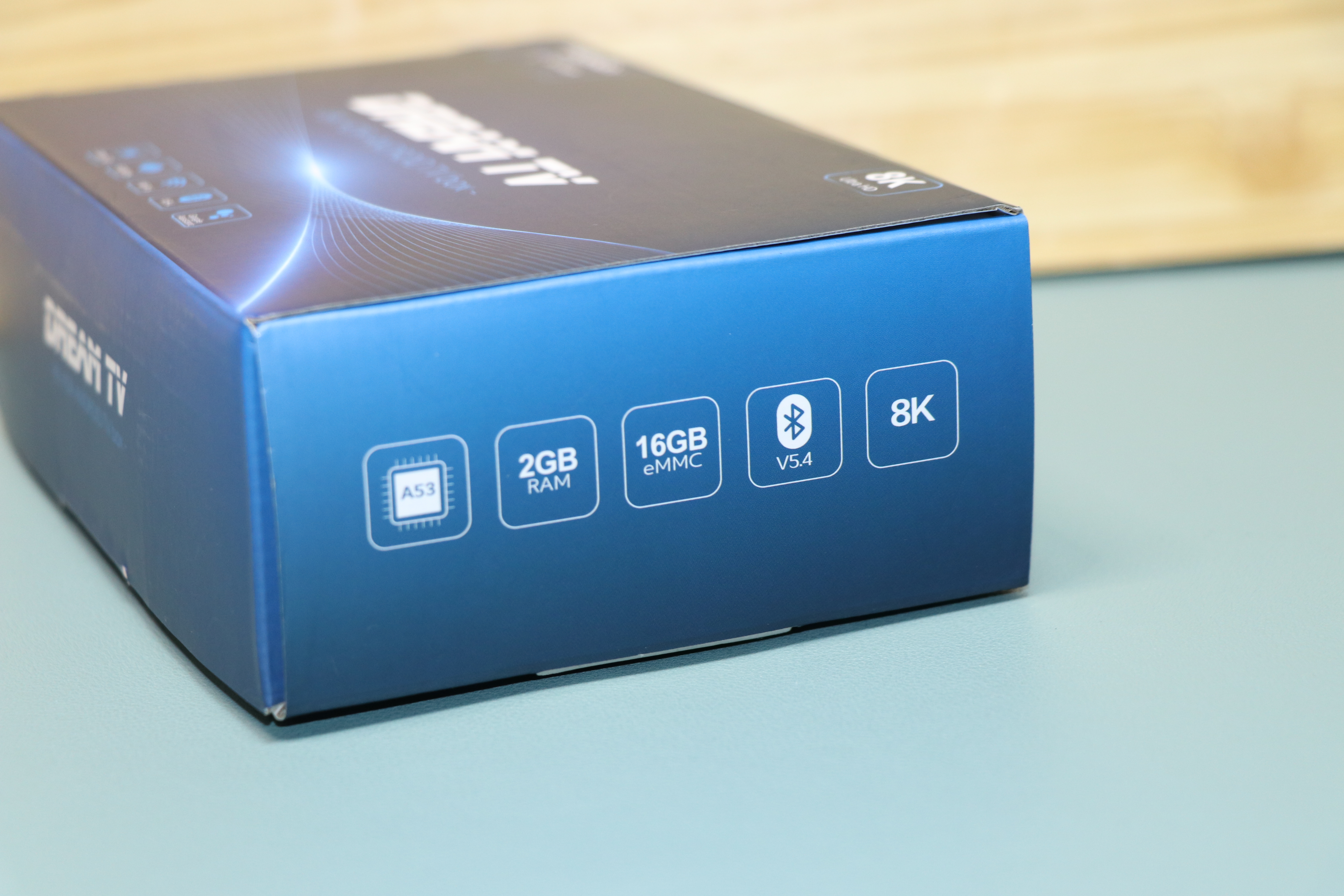 夢想盒子標準版 DreamTV S 開箱：包裝側面 2GB+16GB 及 A53 規格